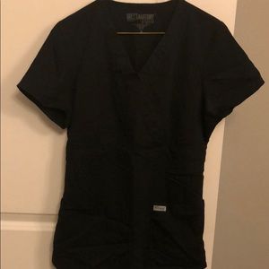 GREYS ANATOMY SIZE MEDIUM SCRUB TOP
